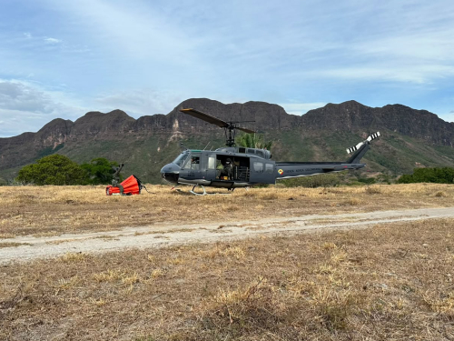 Fuerza Aeroespacial despliega capacidades aéreas para extinguir incendio en Tolima