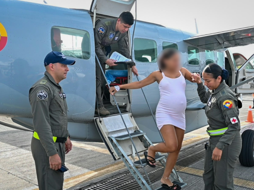Traslado aeromédico permitió atención médica especializada para joven en estado de gestación