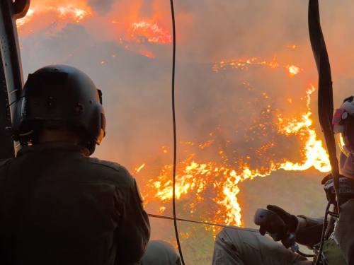 Capacidades aéreas atendieron incendio forestal en La Dorada, Caldas