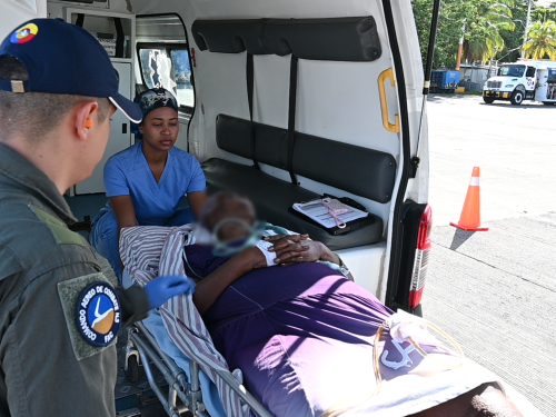 Adulta mayor fue trasladada desde Providencia por patología cardíaca