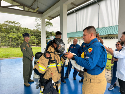 Jóvenes del SENA exploraron las capacidades aéreas y operacionales en el Amazonas.