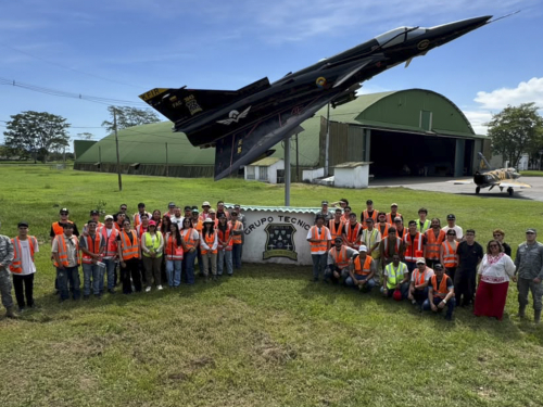 Estudiantes del SENA fortalecieron conocimientos en mantenimiento aeronáutico en el CACOM 1
