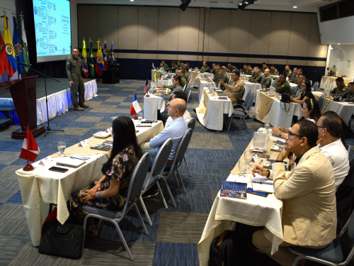 EIHFA reúne instructores nacionales e internacionales para fortalecer la formación de pilotos 