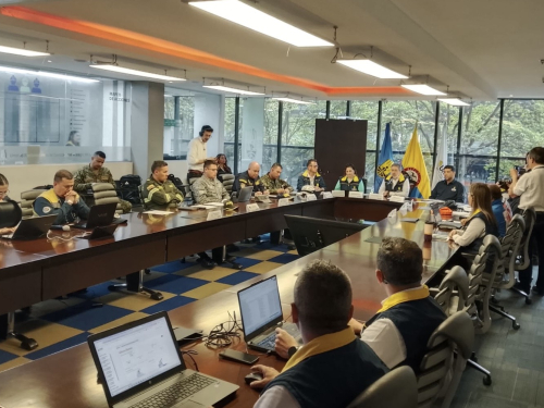 Fuerza Aérea Colombiana fortalece la preparación ante emergencias durante el simulacro nacional.