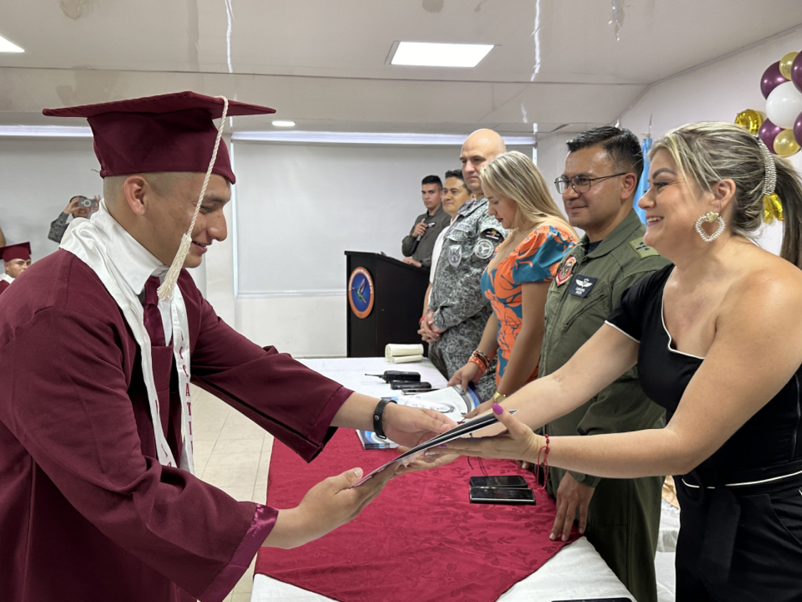 De los cafetales a las aulas: soldados del CACOM 4 culminan su bachillerato
