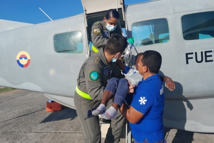 En una nueva misión de traslado aeromédico, el Grupo Aéreo del Caribe con su aeronave Caravan C208-B transportó a dos pacientes quienes requerían de atención médica especializada en la ruta Providencia-San Andrés.