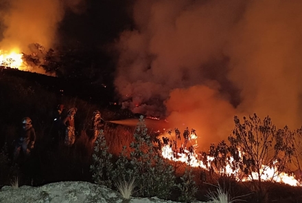 Fuerza Aeroespacial Colombiana realiza labores de control y extinción incendio en el municipio de Bojacá