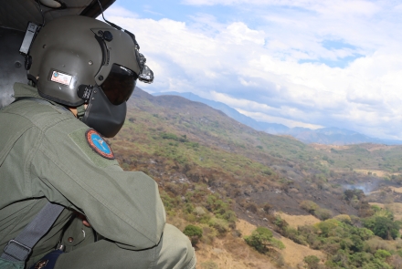 Continúan los esfuerzos para extinguir incendio de gran magnitud en Yaguará, Huila 