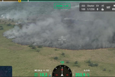 Despliegue aéreo en Arauca: Fuerza Aérea Colombiana combate incendio en Caño Limón 