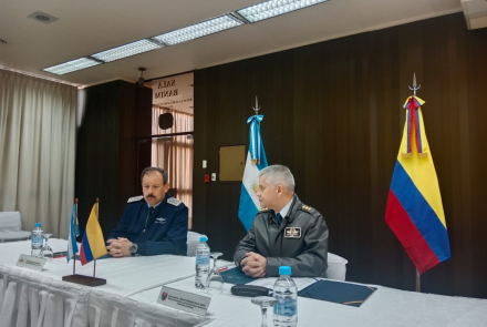 Fortalecimiento de cooperación con la Fuerza Aérea Argentina