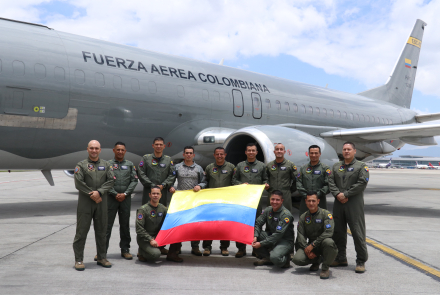 Con éxito, Fuerza Aérea Colombiana entregó equipos  de apoyo para extinción de incendios a Ecuador