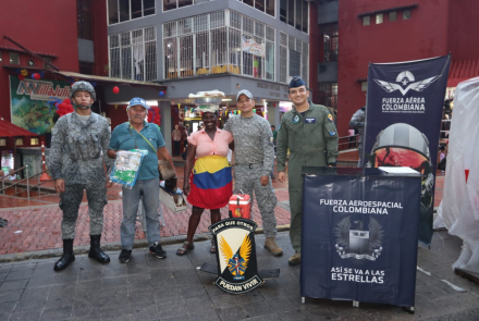 Comunidad de Villa Julia en Villavicencio recibió a su Fuerza Aeroespacial