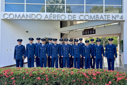 Futuros Oficiales de la Fuerza Aeroespacial Colombiana inician curso básico de helicópteros