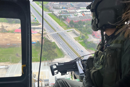 Fuerza Aeroespacial refuerza seguridad vial en Bogotá durante reyes