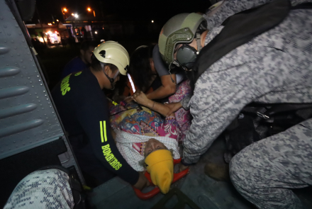 ¡Estamos con El Dorado!: cinco personas aisladas por el río Ariari fueron recuperadas