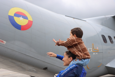 Capitán de la Fuerza Aeroespacial: Madre, militar y orgullo de Colombia