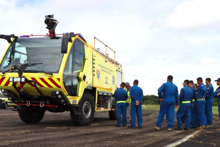 Nuevo vehículo contra incendios fortalece la Seguridad Operacional