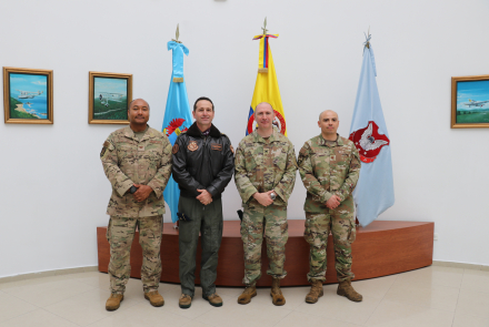 Próximo Jefe Militar de EE.UU. en Colombia conoció capacidades de la FAC