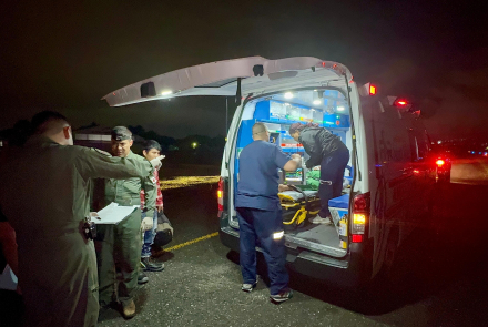 Oportuno traslado aeromédico salva vida de madre gestante en el Chocó