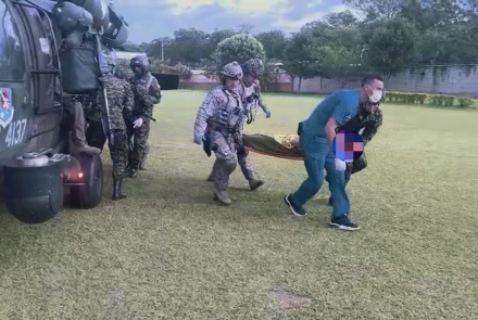Militares heridos en Valdivia fueron evacuados por la Fuerza Aeroespacial Colombiana