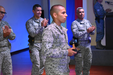 Caleño obtuvo primer puesto en Curso de Seguridad y Defensa de Bases