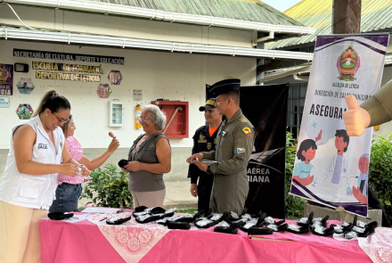 Entrega de más de 40 gafas mejora salud visual en el Amazonas
