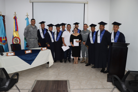 Soldados obtienen logro académico que motiva su servicio militar