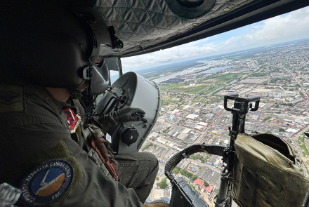 Desde el aire se motiva a ciudadanos para cooperar con la seguridad 