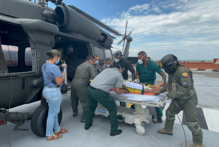 Paciente en urgencia vital fue trasladado en helicóptero UH-60 Black Hawk