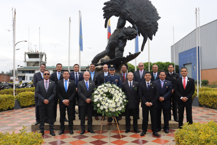 El Comando Aéreo de Mantenimiento rinde homenaje al Día del veterano