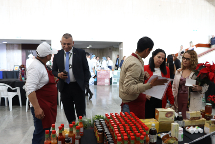 El Comando Aéreo de Mantenimiento impulsa el progreso rural de emprendedores campesinos