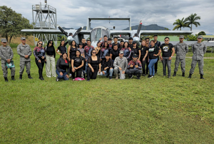 Entre motores y hélices, 26 jóvenes participaron del programa “Así se va a las estrellas”