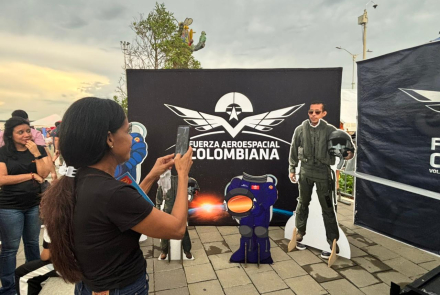 En Barranquilla, Fuerza Aeroespacial celebra su aniversario con ciudadanos en evento deportivo