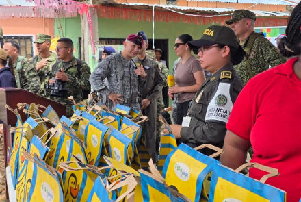 Operación Gratitud fortalece lazos con la comunidad de Leticia