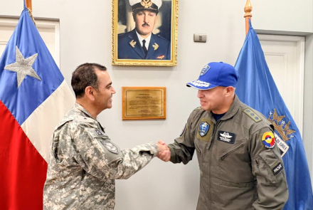 La Fuerza Aeroespacial Colombiana fortalece operación antártica con apoyo internacional