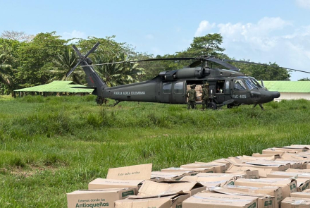 Fuerza Aeroespacial Colombiana desplegó capacidades aéreas para asistir a Córdoba y Antioquia.