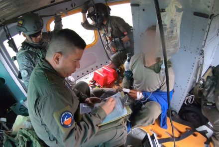 Evacuación aeromédica de alta complejidad salva una vida en la Sierra Nevada de Santa Marta
