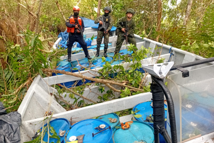 Fuerzas Militares de Colombia impiden que cargamento de cocaína llegue a Centroamérica