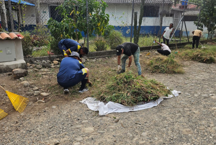 Jornada comunitaria mejoró espacios educativos en La Esmeralda