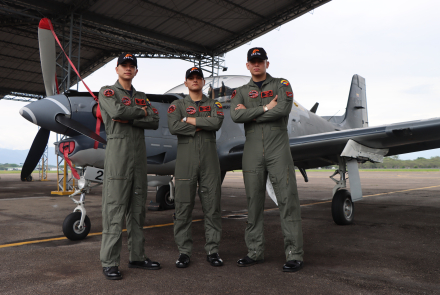 Volar solo por primera vez: un peldaño más para ser piloto militar