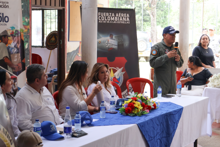 Nuevos pupitres transforman las aulas de una escuela rural en Purificación