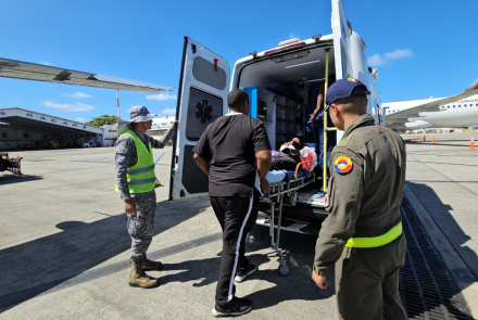 Traslado aeromédico facilita atención especializada para dos providencianas en San Andrés 