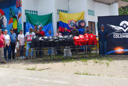 Kits escolares fortalecen procesos educativos en comunidad rural de La Dorada Caldas