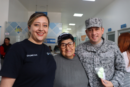 Entrega de gafas formuladas mejora la salud visual en Mosquera, Cundinamarca