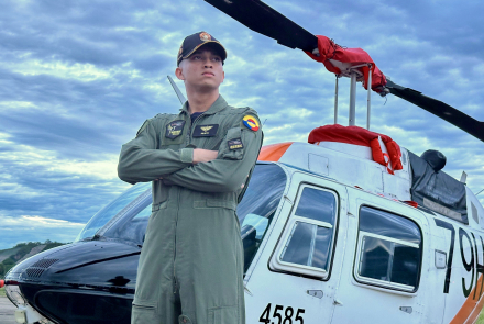 Un joven cordobés cumplió el sueño de volar un helicóptero