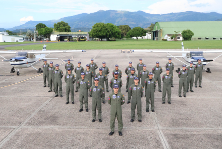 Disciplina y vocación forjan una nueva generación de pilotos militares 