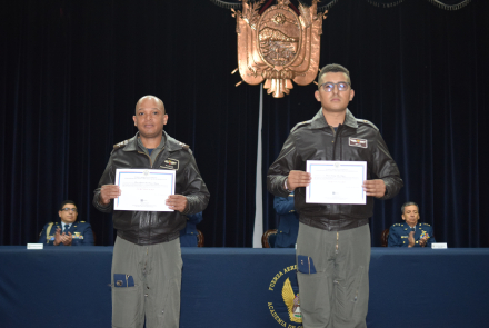 Militares colombianos impulsan capacidades de seguridad electromagnética en Ecuador
