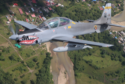 Protegemos la democracia desde el cielo en los llanos orientales 