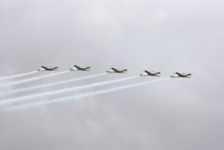 Hoy en cielo y tierra la Fuerza Aeroespacial desfiló por los colombianos