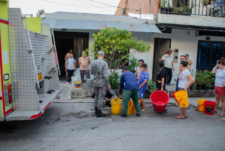 3.000 galones de agua fueron suministrados a familias de Puerto Salgar, Cundinamarca 